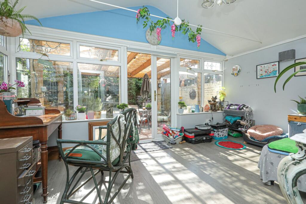 House in Swale, Barrow Green, Teynham - More