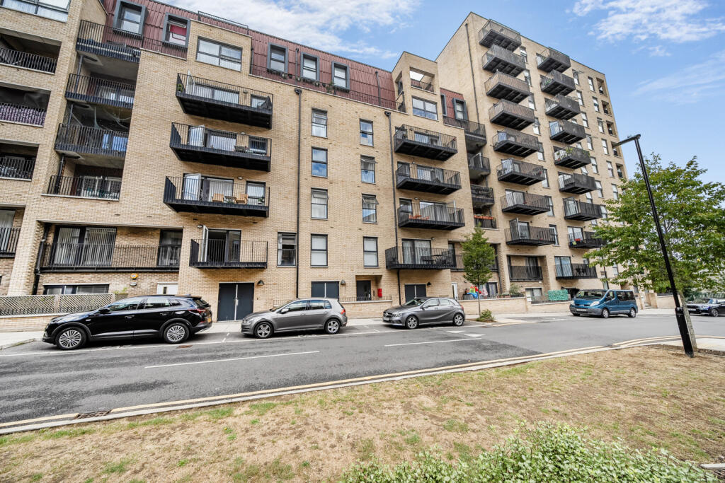 Brumwell Avenue, London photo 3
