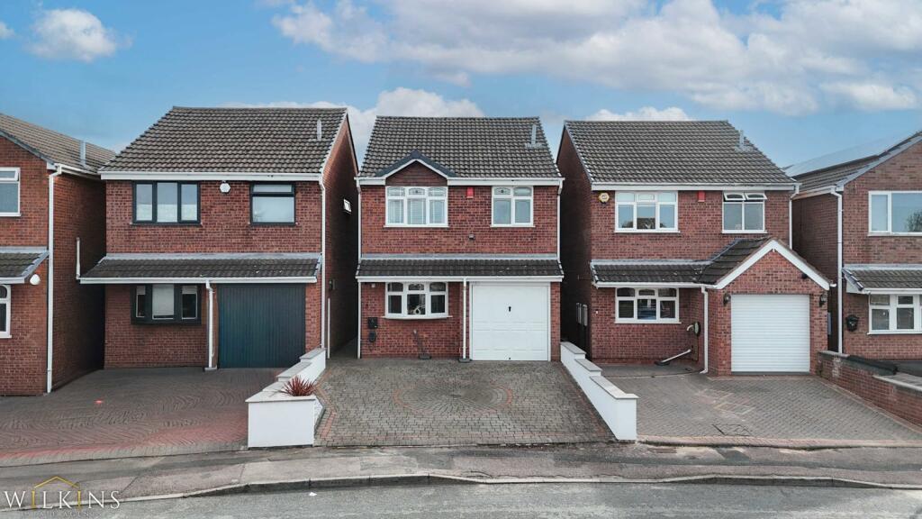 Hadrians Close, Two Gates, Tamworth, Staffordshire, B77
