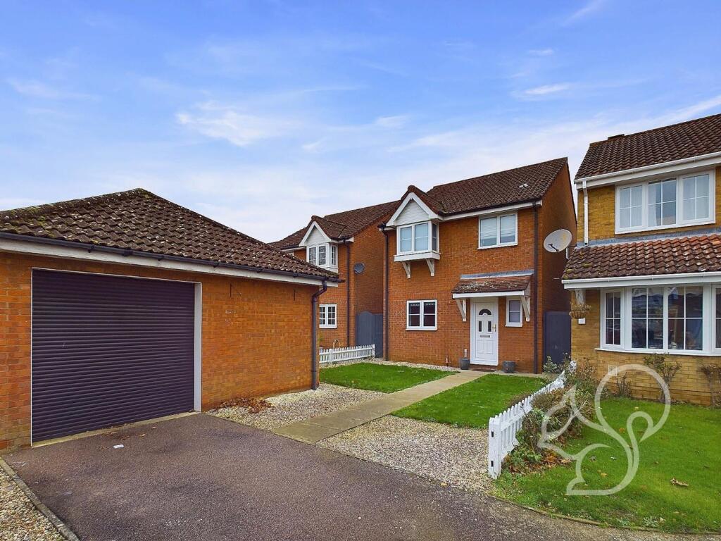 3 Bedroom House in CO3 4SJ