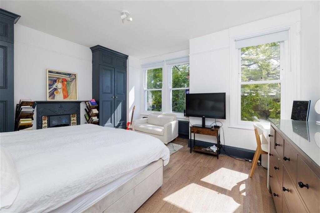 House in London - View 5