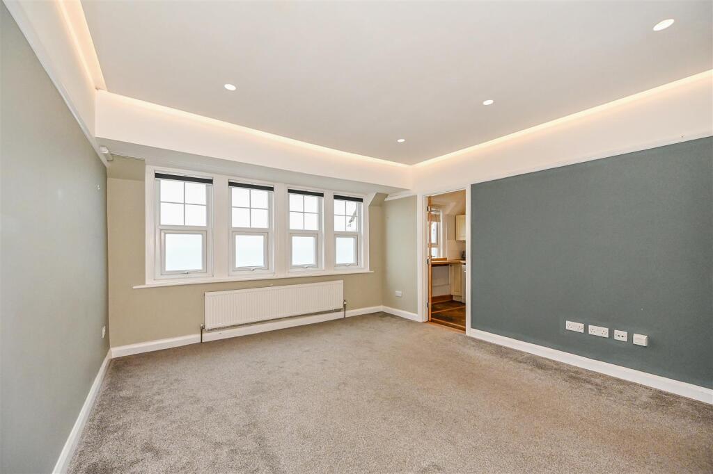Apartment in Portsmouth - View 5