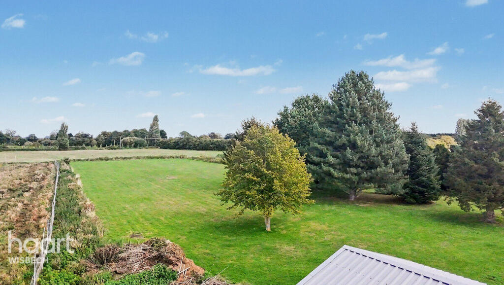House in King's Lynn and West Norfolk, Outwell - More