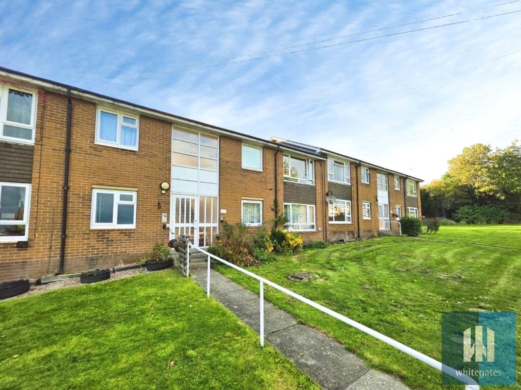 1-bed flat on Longfield Avenue, Dalton, Huddersfield, HD5, £80,000