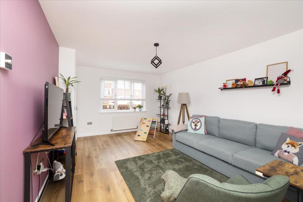 9 Whitehouse Road, Gorebridge, EH23 - View 3