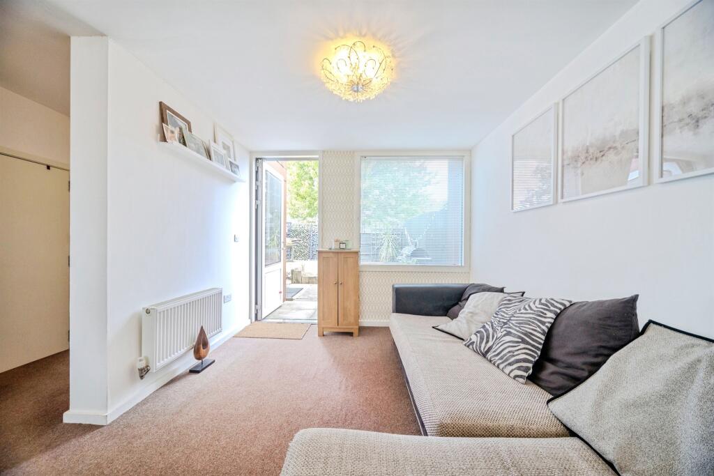 House in Milton Keynes - View 3