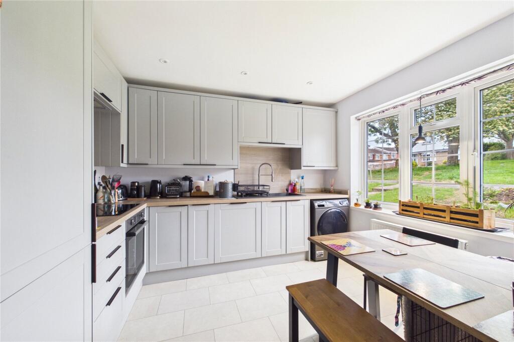 House in Reading, Tilehurst - View 2