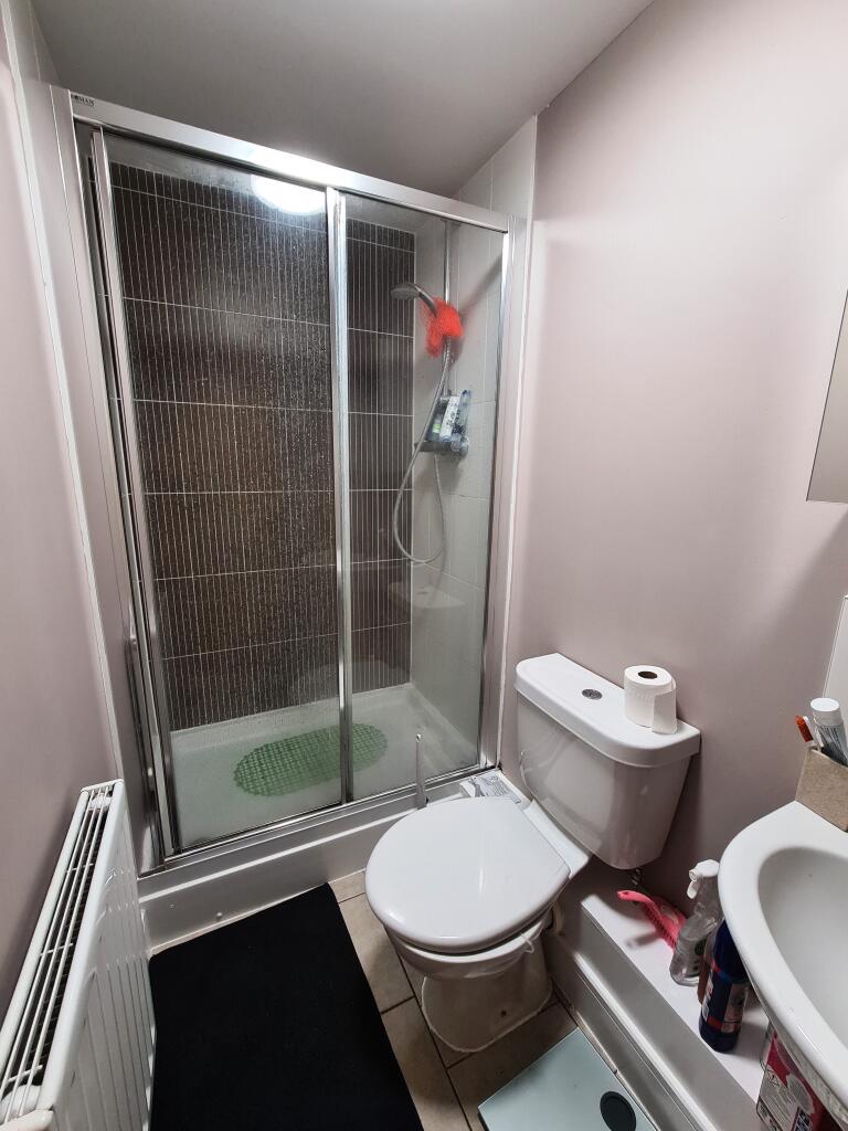 Apartment in Slough - More