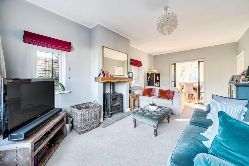 House in Woking, Sheerwater - View 3