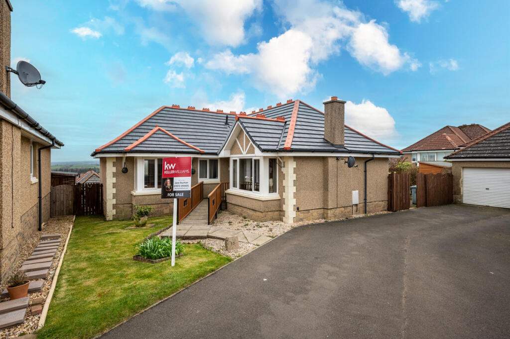 3 bedroom detached bungalow for sale in Springwalk, Lesmahagow, ML11