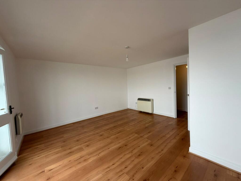 Apartment in Dartford - View 4