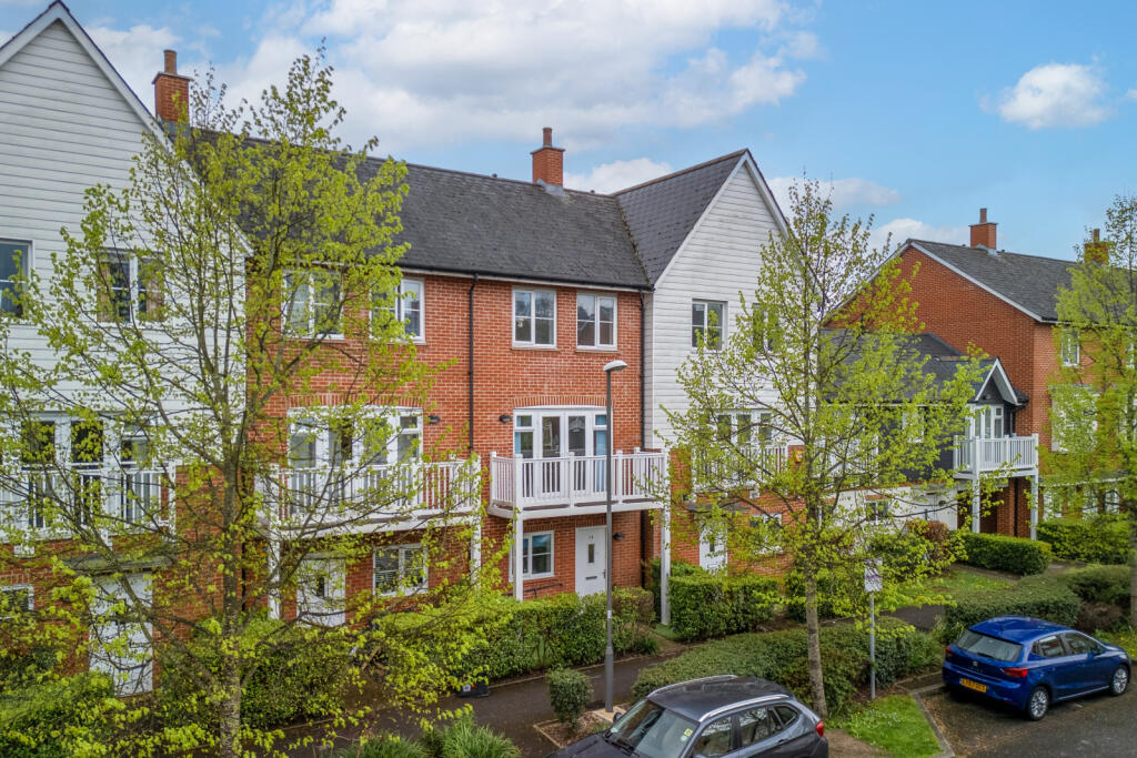 Main image of property: Chequers Avenue, High Wycombe, Buckinghamshire, HP11