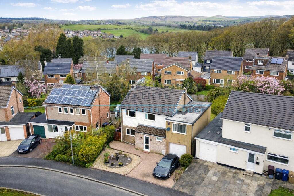 Main image of property: Kenilworth Close, Padiham