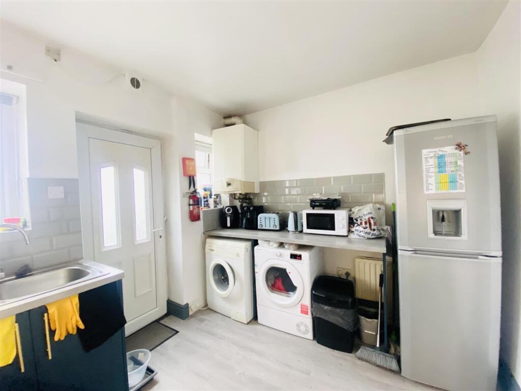 Apartment in Nottingham, West Bridgford - View 4