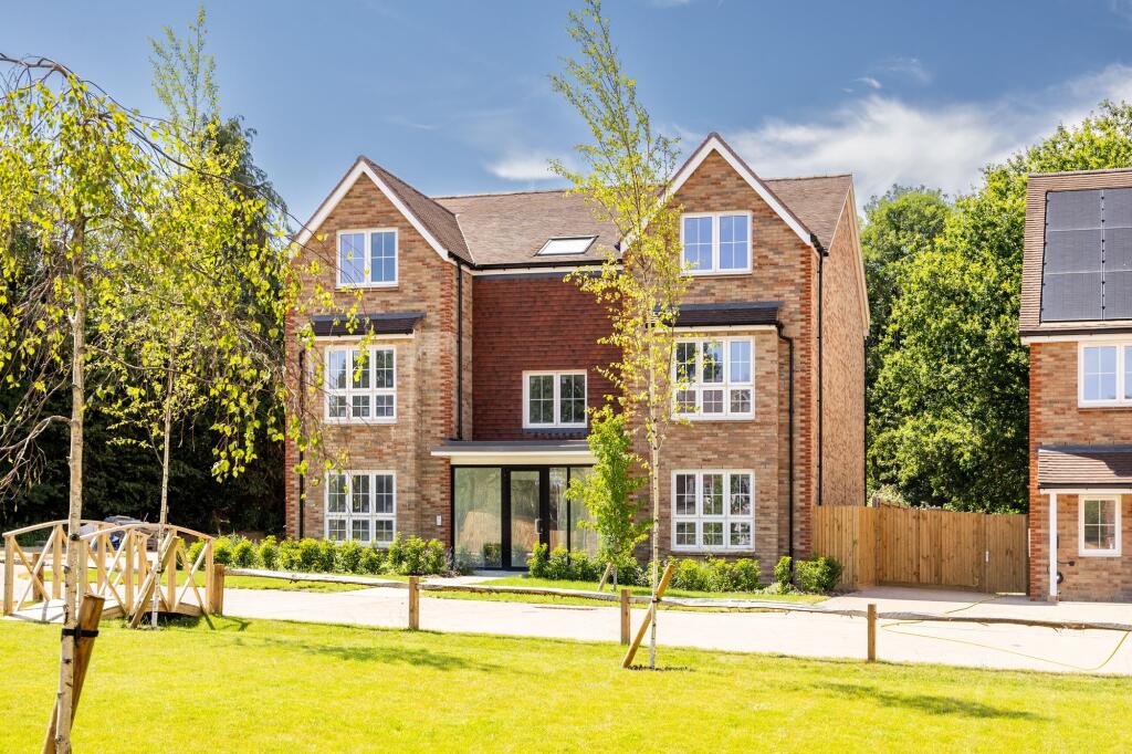 4, Oak Park Place, Goldbridge Road, BN8 photo 3