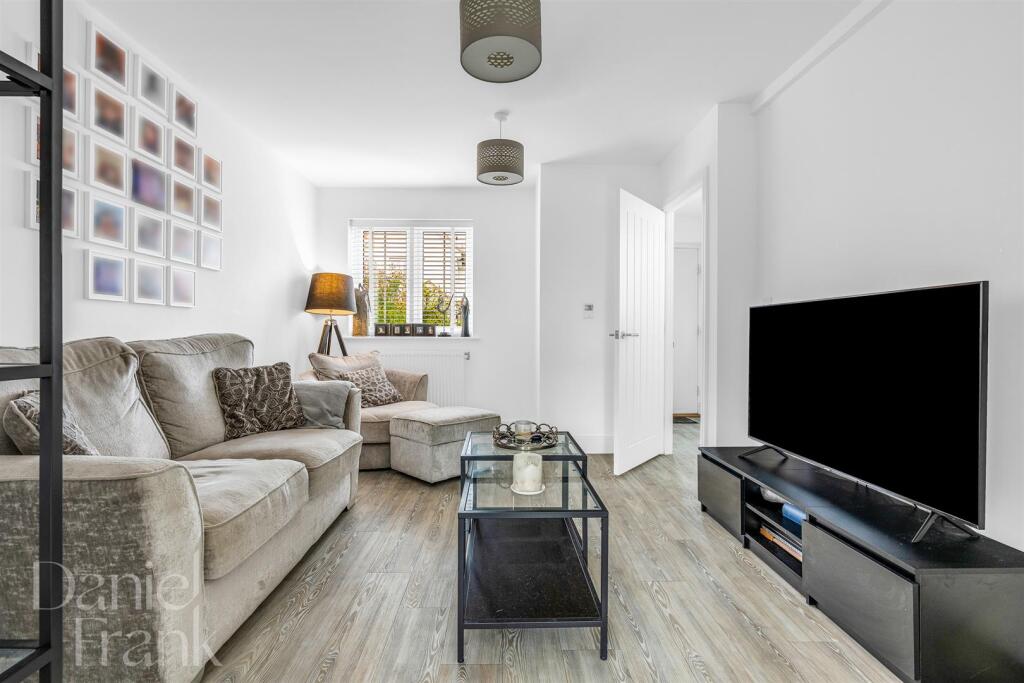 House in London - View 3