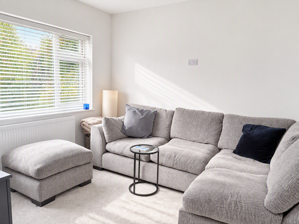 Apartment in Warrington, Whittle Hall, Great Sankey - View 2