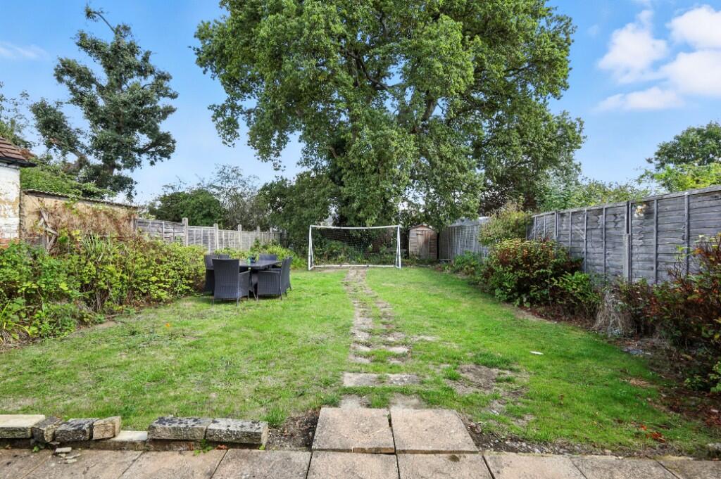 Main image of property: Aberdale Gardens, Potters Bar, Hertfordshire, EN6