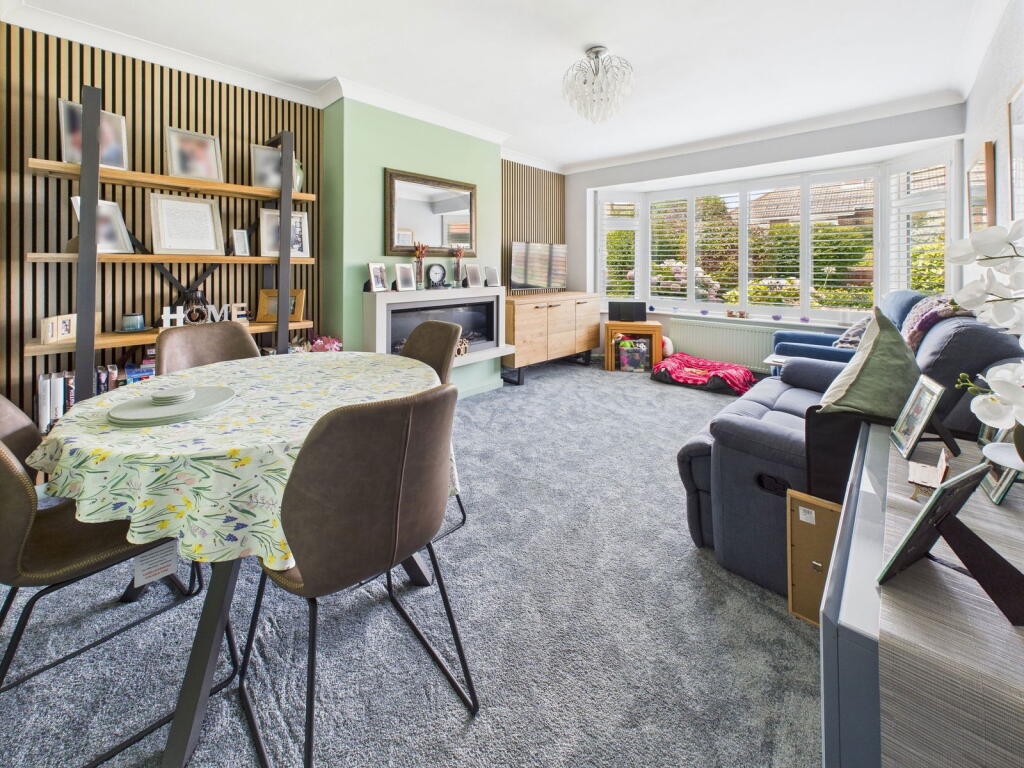 Holmbush Way, Southwick photo 3