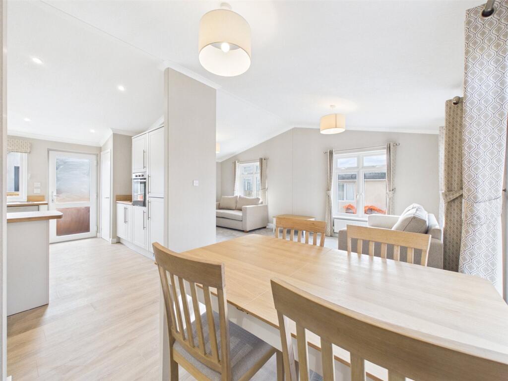 Branch Road, The Reddings, Cheltenham, Gloucestershire, GL51 photo 4