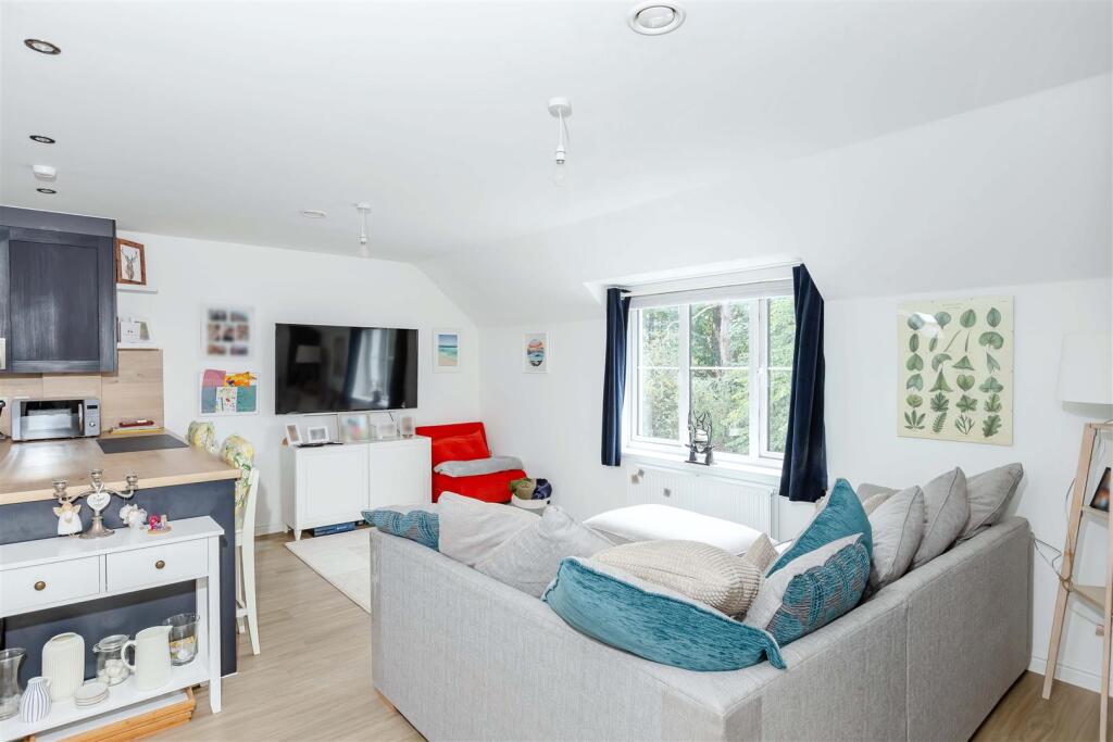 Apartment in Brighton - View 4