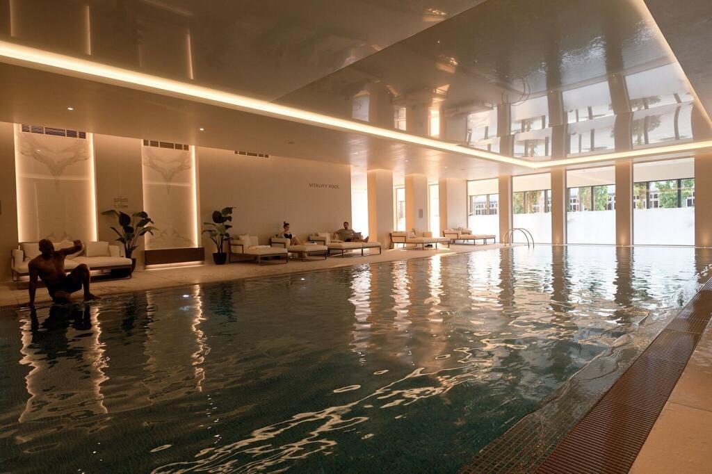 Apartment in London, Royal Borough of Greenwich - More