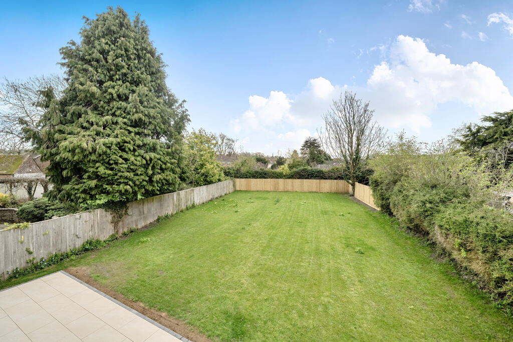 3 Church Road Wanborough photo 2