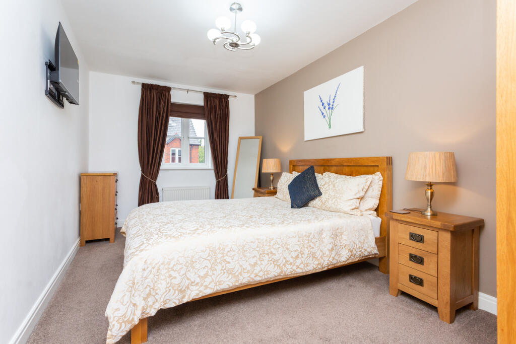 Apartment in Preston - More