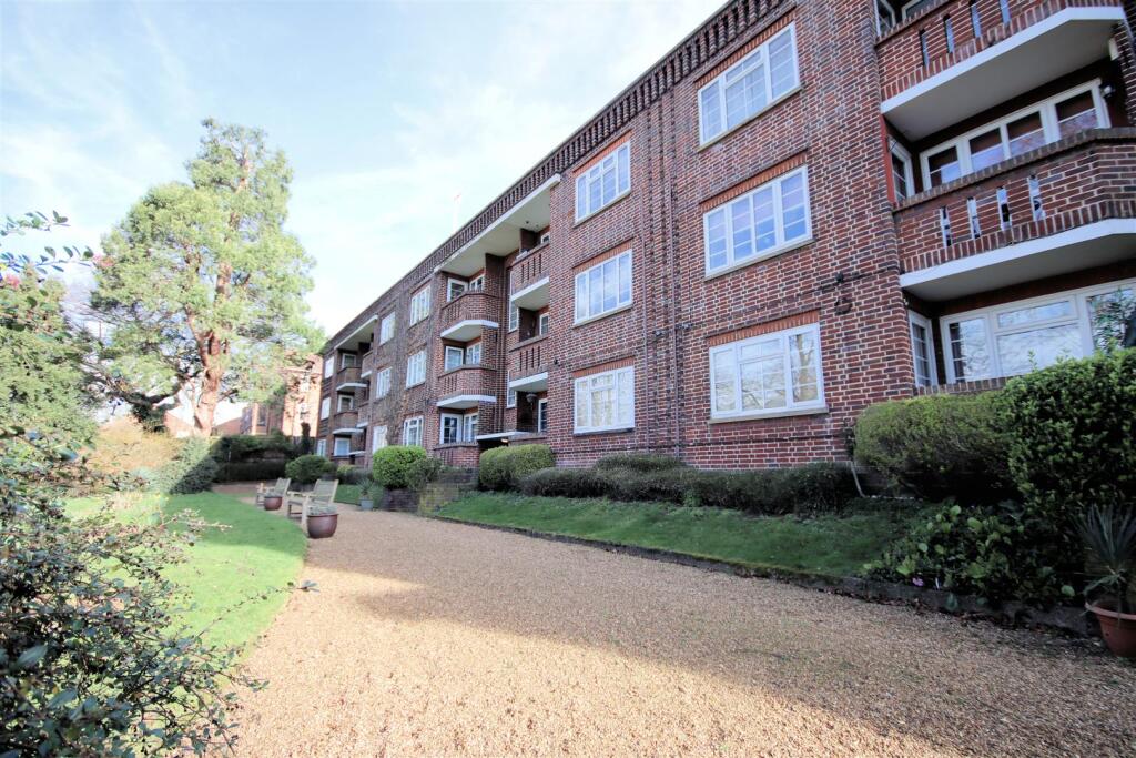 Main image of property: The Mount, Luton