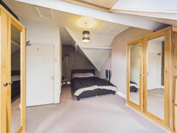 Bedroom: