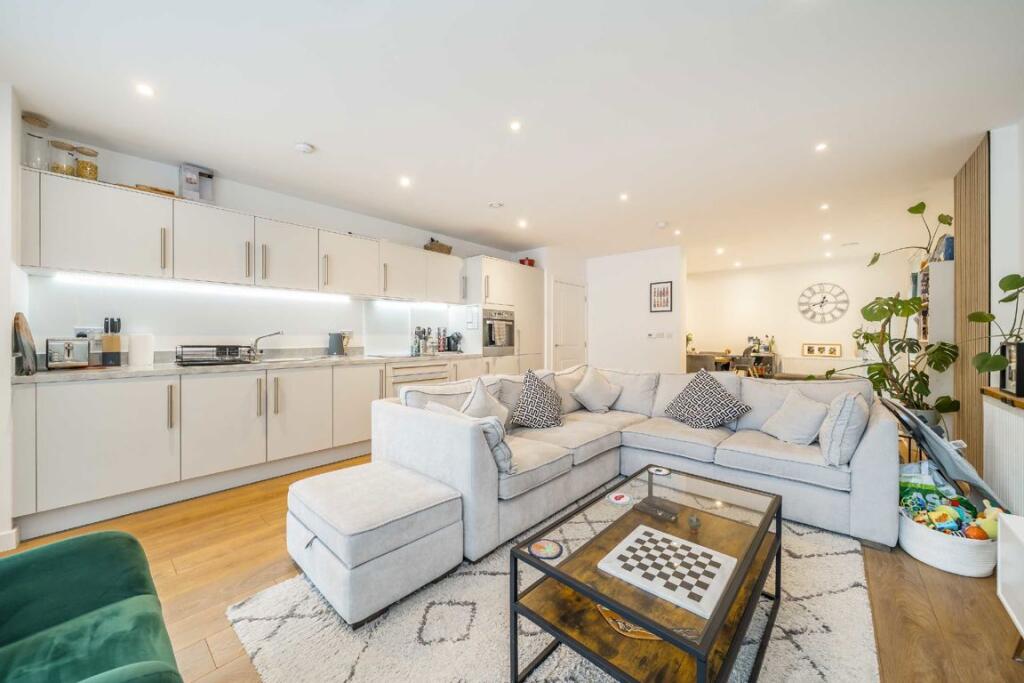 Main image of property: Mahindra Way, Beckton