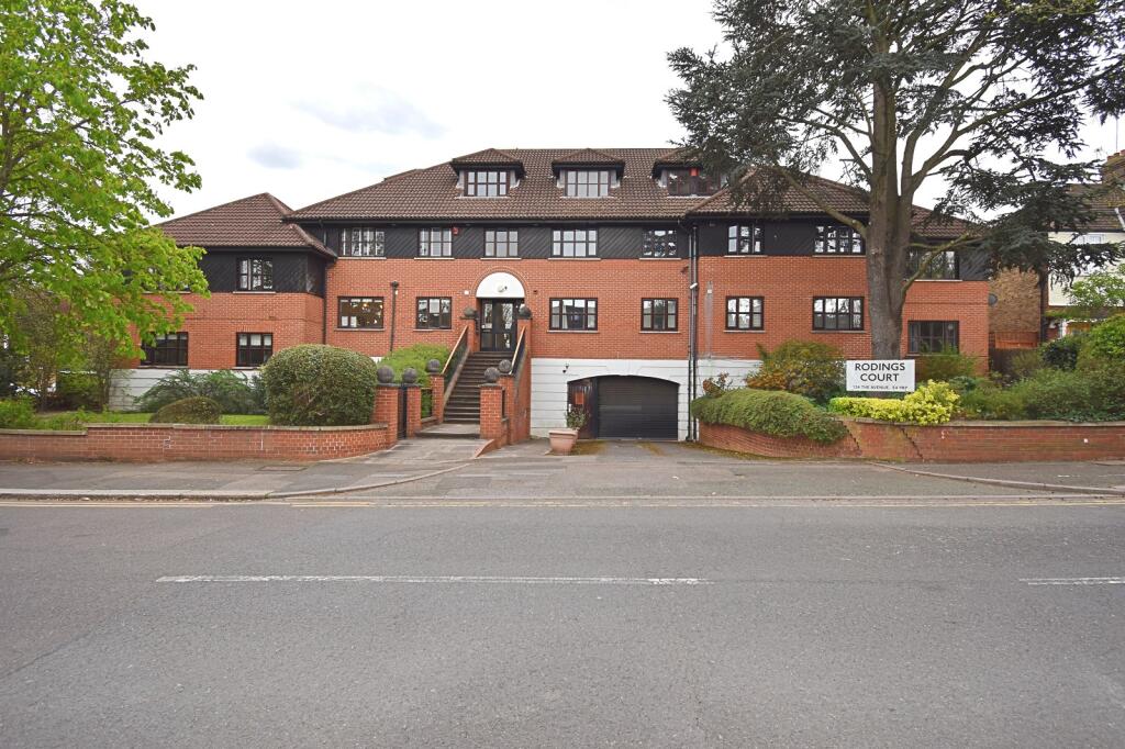 Main image of property: 134 The Avenue, Highams Park, Greater London. E4 9RP