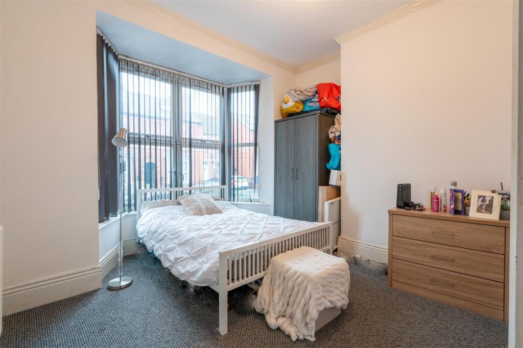 House in Sheffield, Little Sheffield, Highfield - View 4