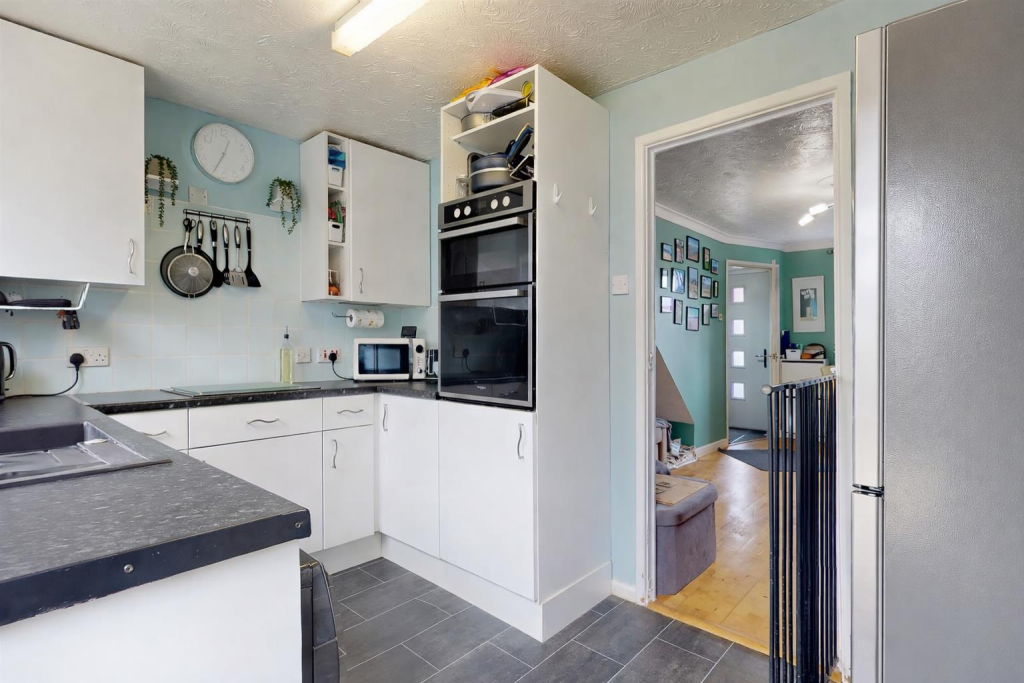 Bantock Close, Browns Wood, Milton Keynes - View 2