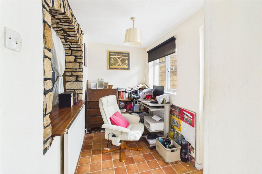 House in Swindon - View 5
