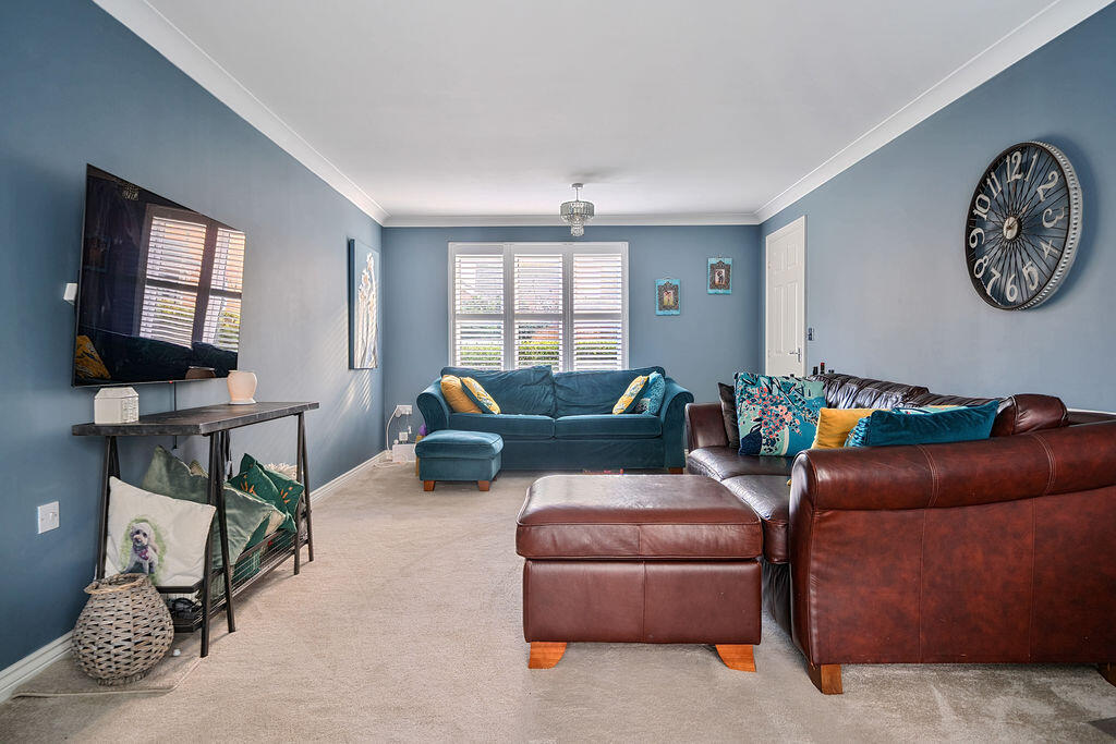 Martinet Drive, Lee-On-The-Solent, PO13 photo 4
