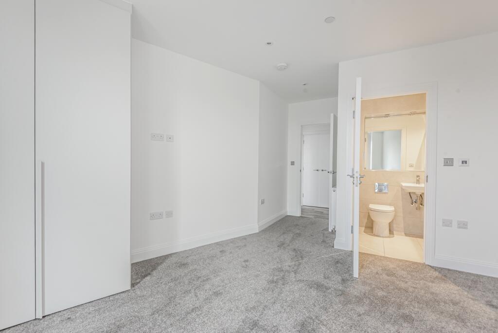 Apartment in Bromley - View 5