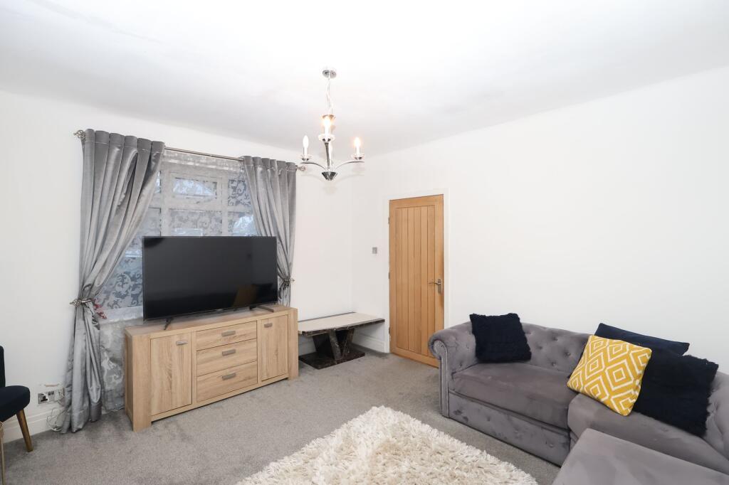Gorse Avenue, Stretford, M32 photo 3