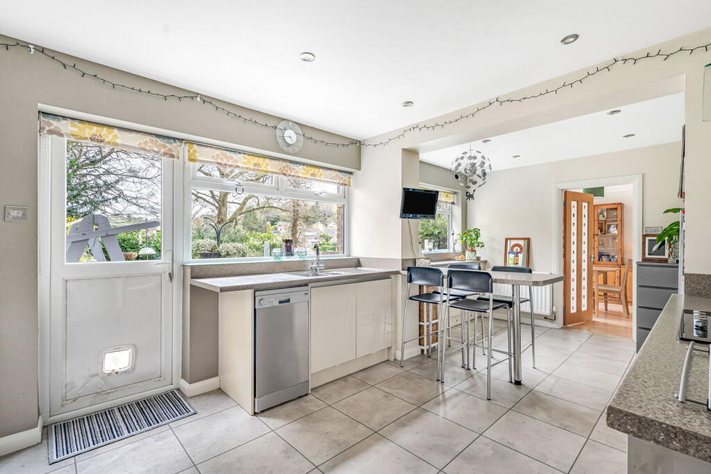 Goodwood Rise,Marlow,SL7 3QE photo 3