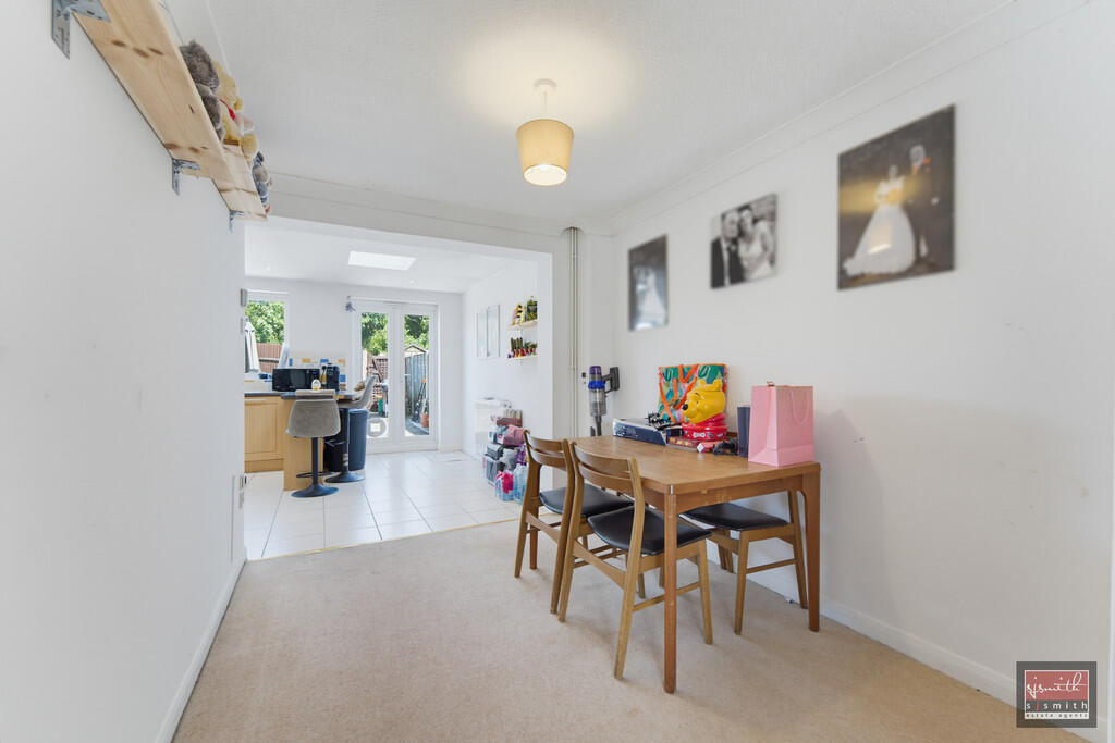 House in Twickenham - More