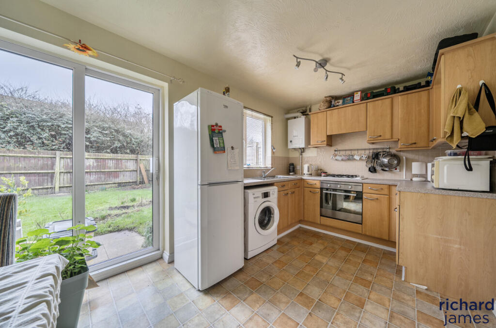 St Austell Way, Swindon, SN2 photo 2