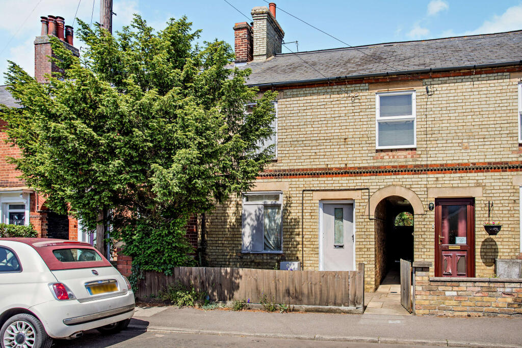 2-bed terraced on Saffron Road, Biggleswade, SG18, £215,000