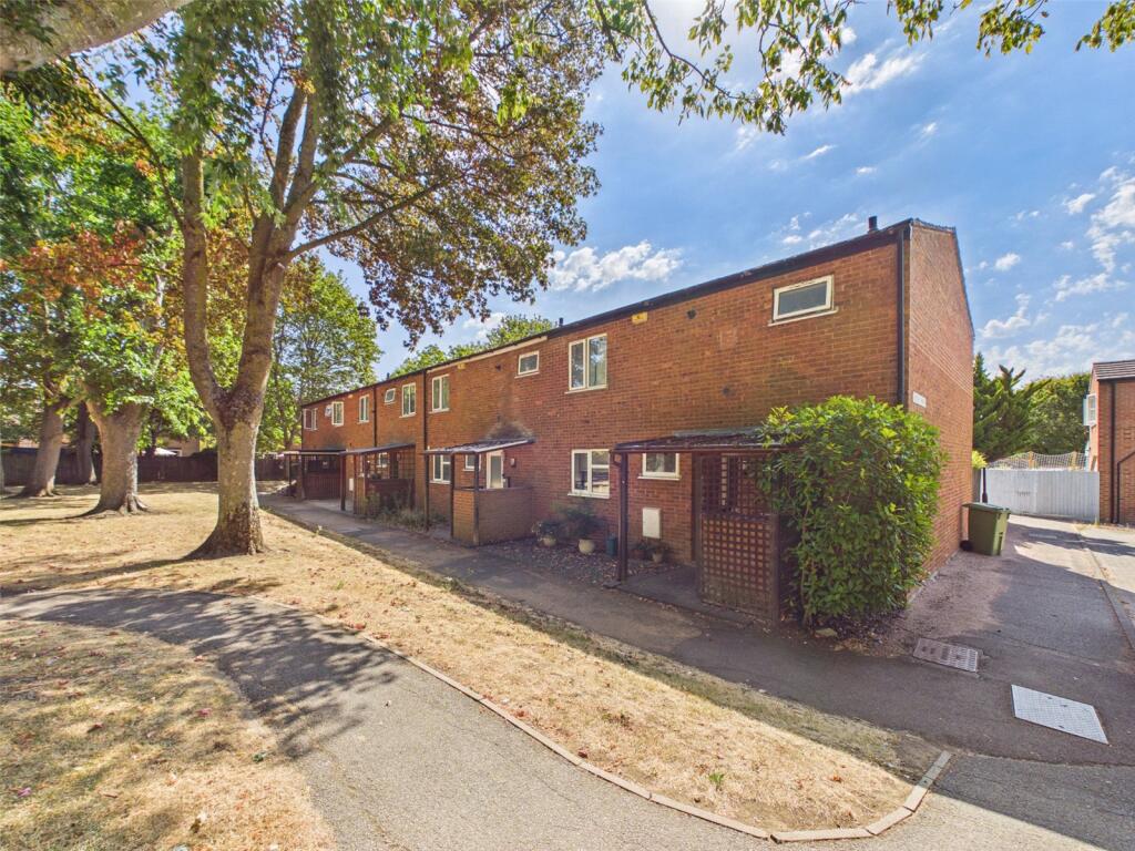 3-bed terraced on Tandey Walk, Innsworth, Gloucester, GL3, £250,000