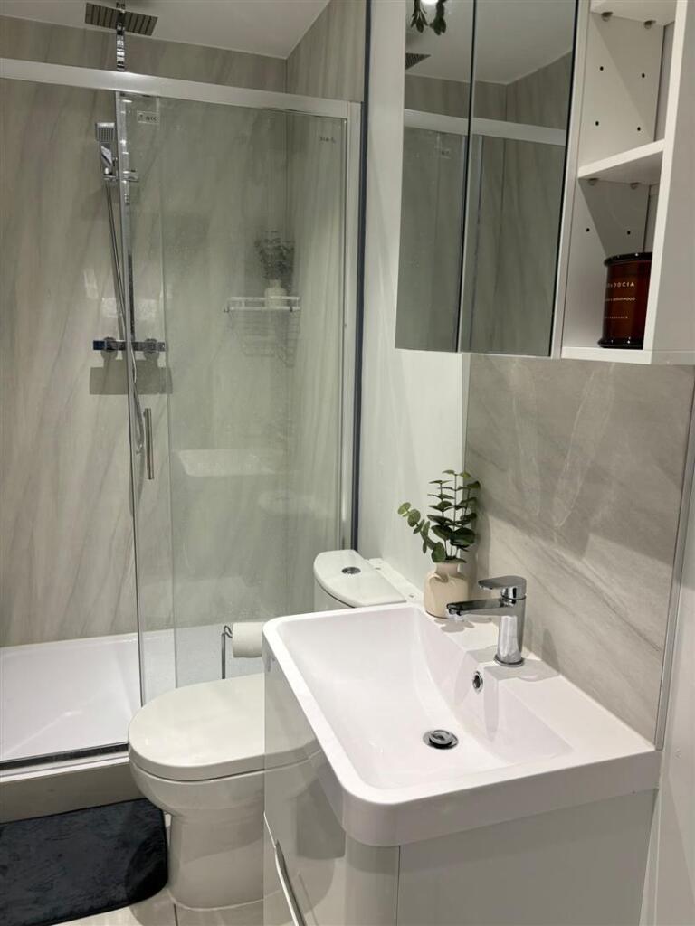 1 bedroom house share for rent