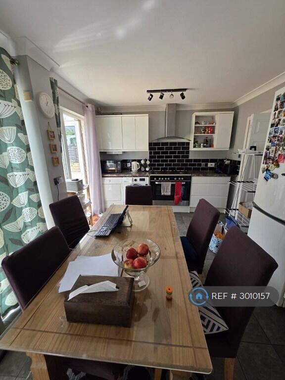 House in Guildford - View 5