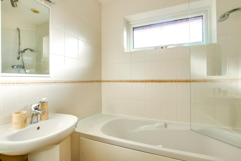 Ashlet Gardens, Ashley, New Milton, BH25 photo 4
