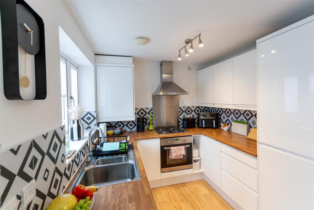Regent Street, Sandiacre, Nottingham - More