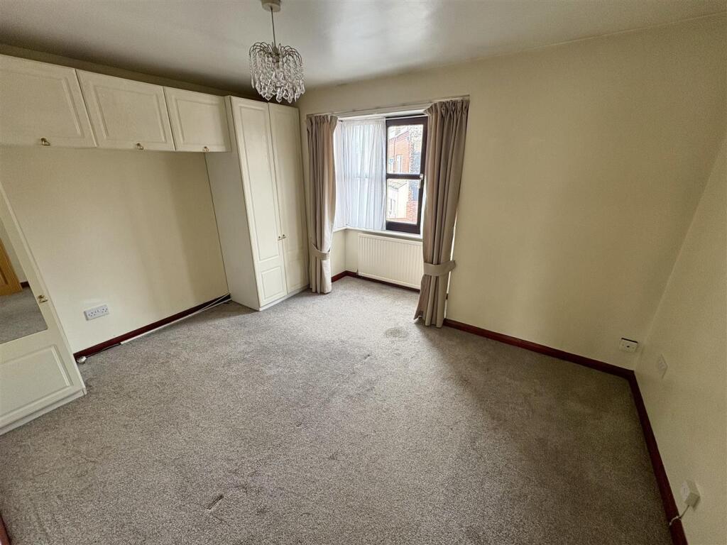House in Doncaster - View 4