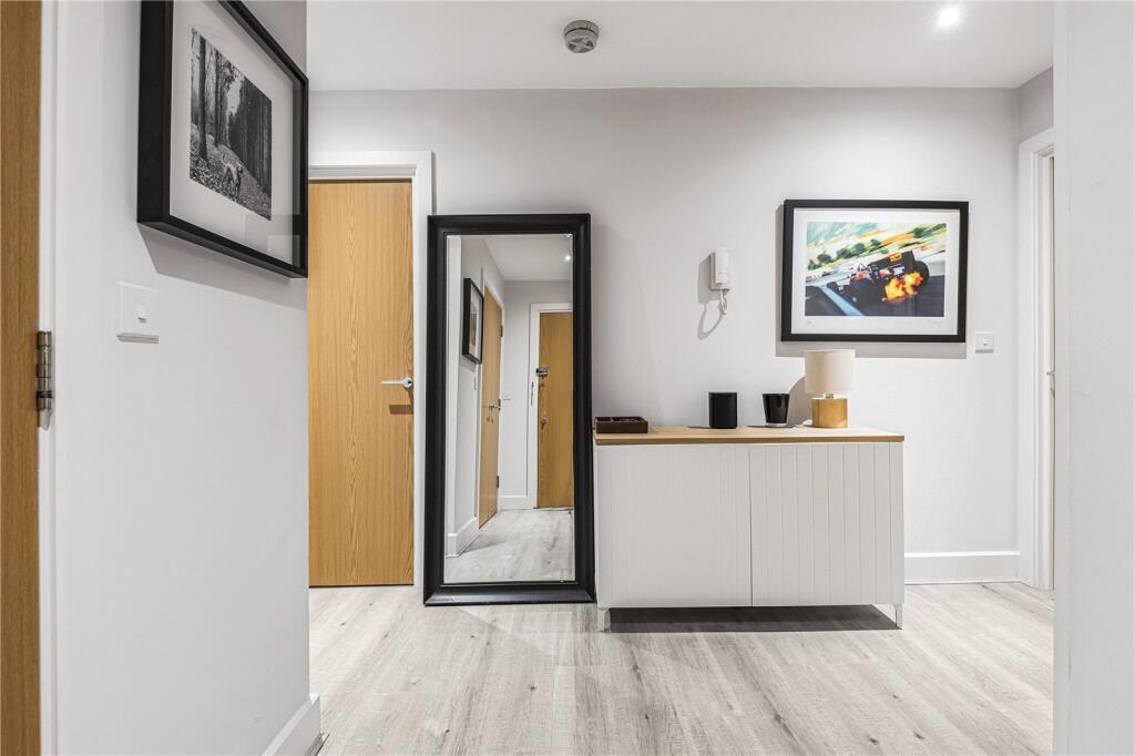 Apartment in Dacorum, Nash Mills - View 4