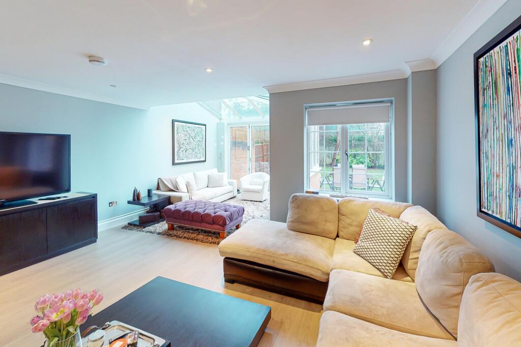 House in Elmbridge, Surrey - View 4